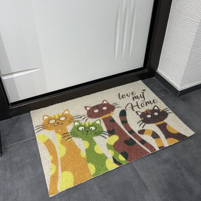 Килим у вітальню, стильний придверний килимок "Cat family", 40*60 см Килим у вітальню, стильний придверний килимок "Cat family", 40*60 см